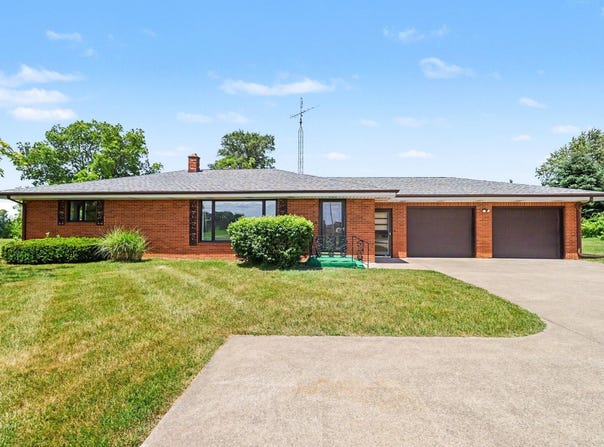3865 E Empire Avenue, Benton Harbor, MI 49022