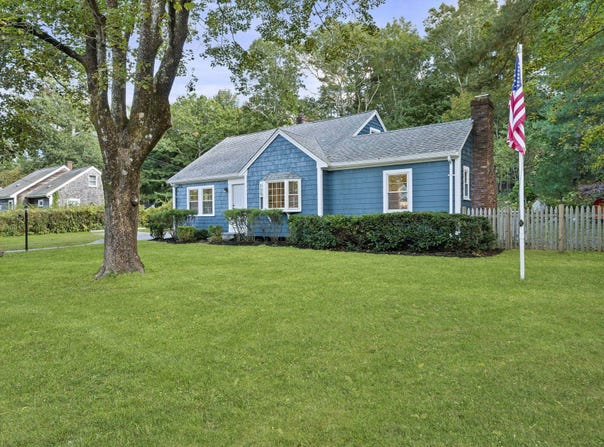 206 Carver Road, Plymouth, MA 02360