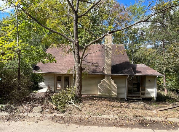 62 Chestnut Road, Elkview, WV 25071
