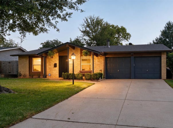 713 Shelmar Drive, Euless, TX 76039