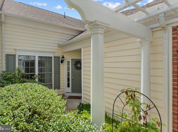 44397 OAKMONT MANOR Square, ASHBURN, VA 20147