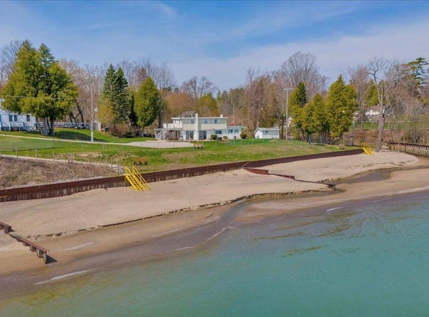 7226 Lakeview Drive, Lexington, MI 48450