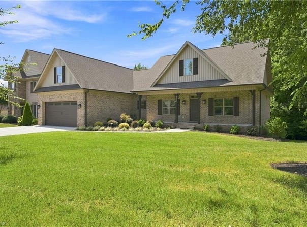 8206 Arbor Ridge Lane, Clemmons, NC 27012