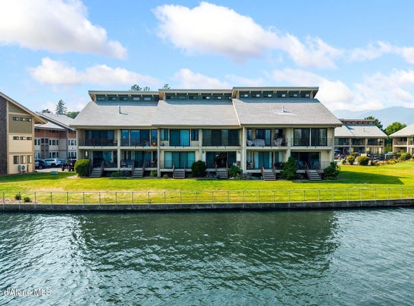 301 Iberian Way, Sandpoint, ID 83864