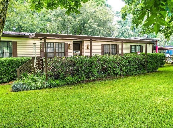 696 Persimmon, Zavalla, TX 75980