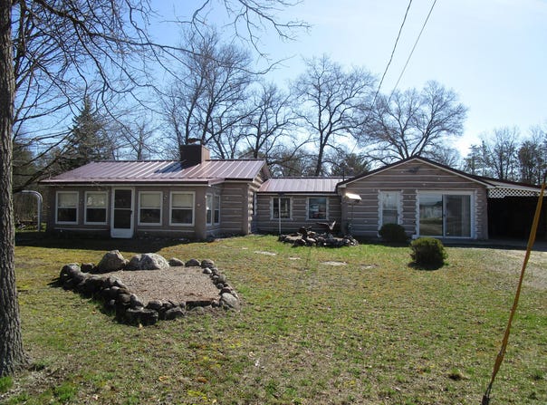 5219 S Straits Highway, Indian River, MI 49749