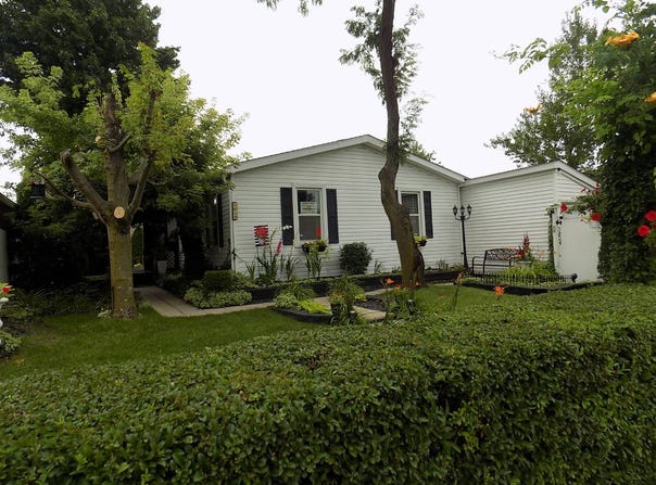 6609 Senate, Belleville, MI 48111