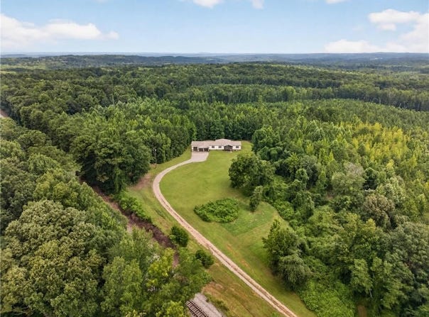 85 Old Bushmill Road, Bremen, GA 30110