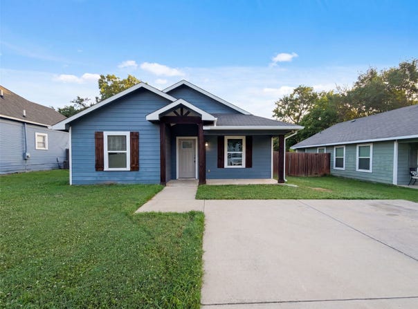 709 W Hull Street, Denison, TX 75020