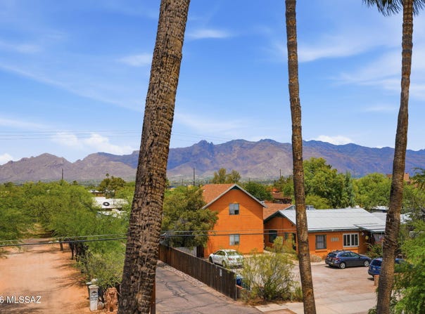 1810 E Blacklidge Drive, Tucson, AZ 85719