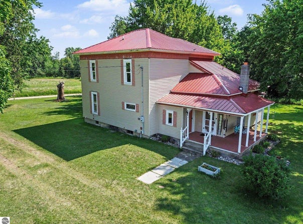 3780 E Coe Road, Shepherd, MI 48883