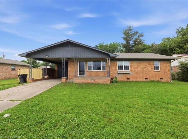 7300 Jenny Lind RD, Fort Smith, AR 72908