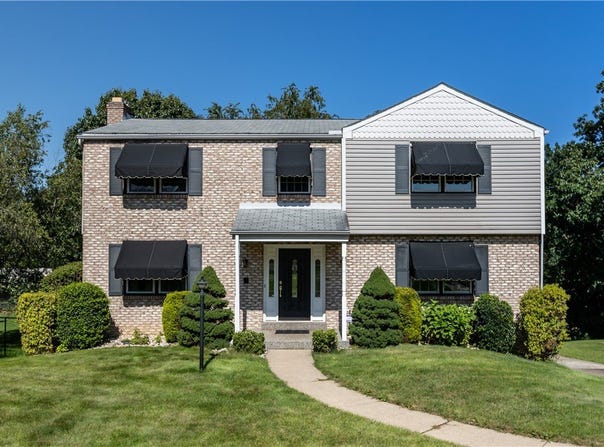 3425 Aloha Dr, Lower Burrell, PA 15068