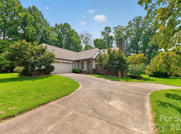 2923 Dogwood Drive, Claremont, NC 28610