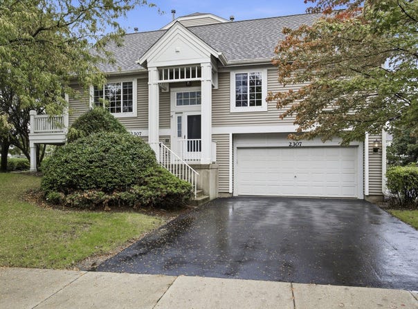2307 Twilight Drive, Aurora, IL 60503