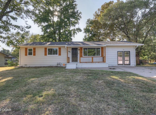 404 Karen Drive, Carl Junction, MO 64834