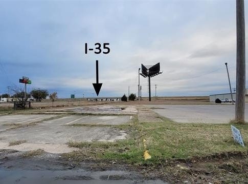 100 C E Colston Drive, Marietta, OK 73448