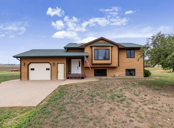 215 5th Street, Hermosa, SD 57744