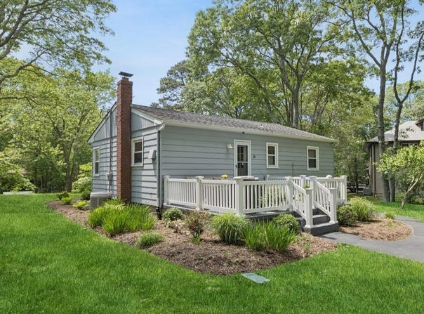 28 The Trail, Hampton Bays, NY 11946