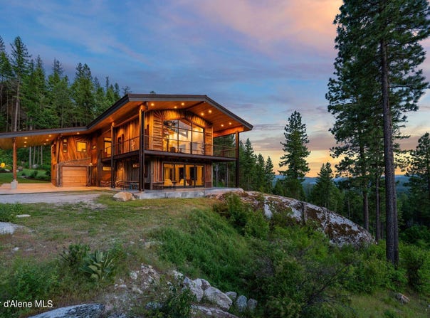 172 Elk Hills Rd, Sandpoint, ID 83864