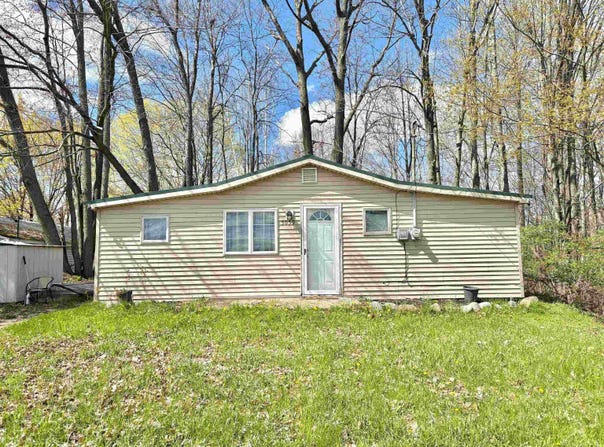 5059 Half Moon, Lake, MI 48632