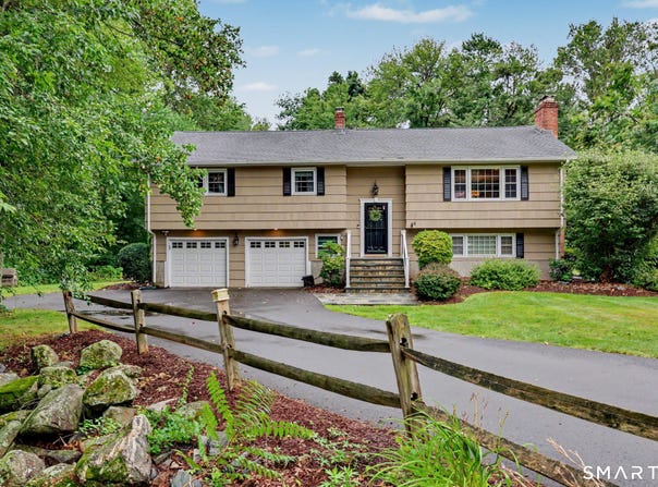 404 Narrow Lane, Orange, CT 06477