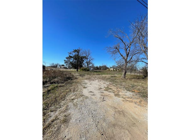 300 Starkey Street, Bangs, TX 76823