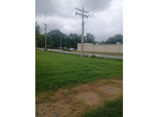 812 S Emma St, Christopher, IL 62822