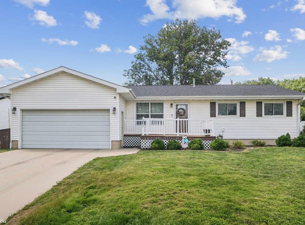 2011 Wardview Road, Marshalltown, IA 50158