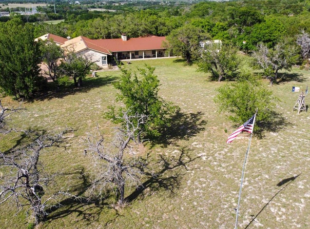 502 N Brown Street, Hamilton, TX 76531