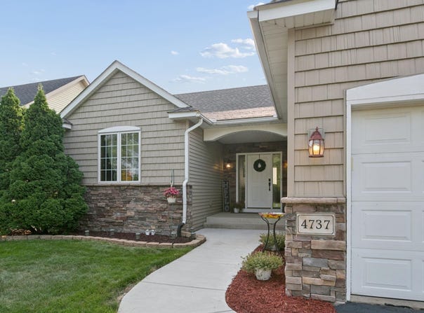 4737 Zane Avenue N, Crystal, MN 55429