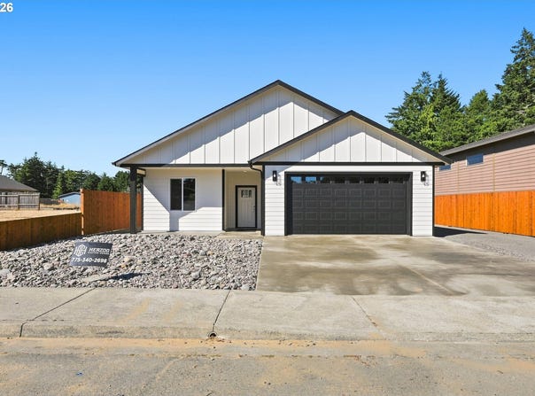 768 DIVISION Ave, CoosBay, OR 97420