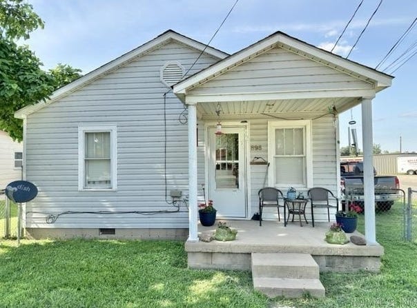 896 E Main St, Piggott, AR 72454