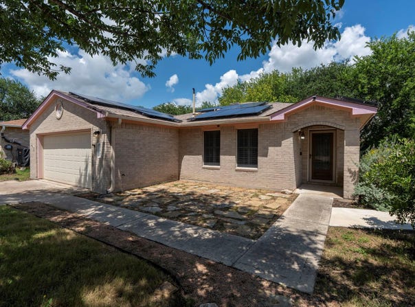 144 FALL CREEK Dr, Kyle, TX 78640