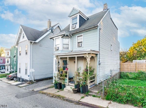 3 Tyndall Ave, Phillipsburg Town, NJ 08865-2328