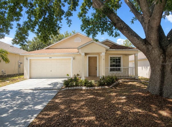 204 CHARDONNAY Place, VALRICO, FL 33594