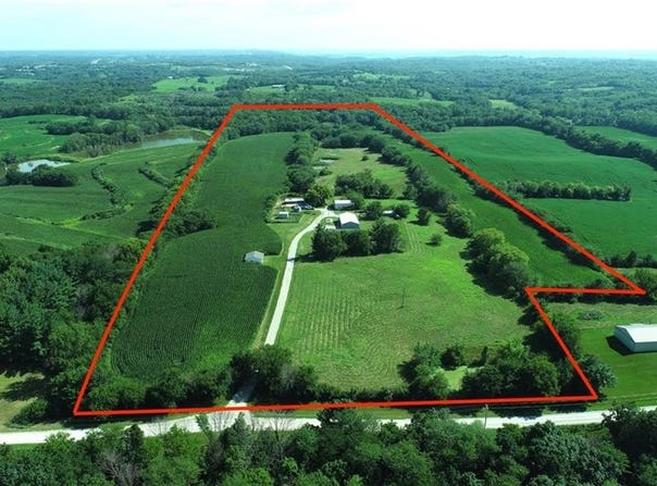 9226 427 Road, Savannah, MO 64485