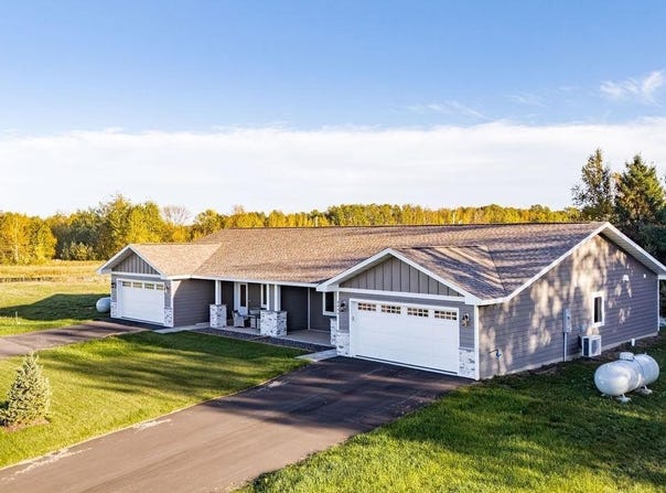 4450 E Moose Horn Dr, Moose Lake, MN 55767