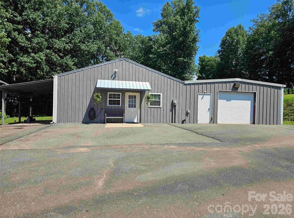 669 Old Lowgap Road, Mount Airy, NC 27030