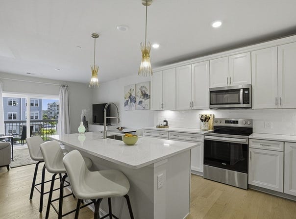 2 Codman Way, Westborough, MA 01581