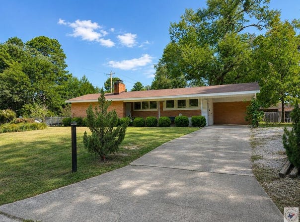 801 Caver St., Atlanta, TX 75551