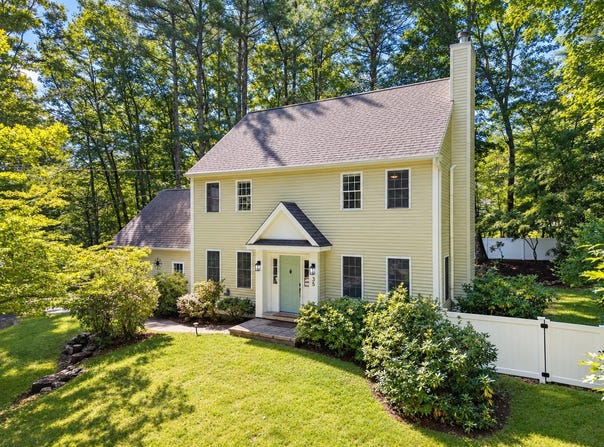35 Old Lee Road, Newfields, NH 03856