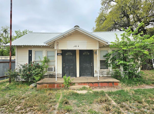 704 S 2nd Street, Bangs, TX 76823
