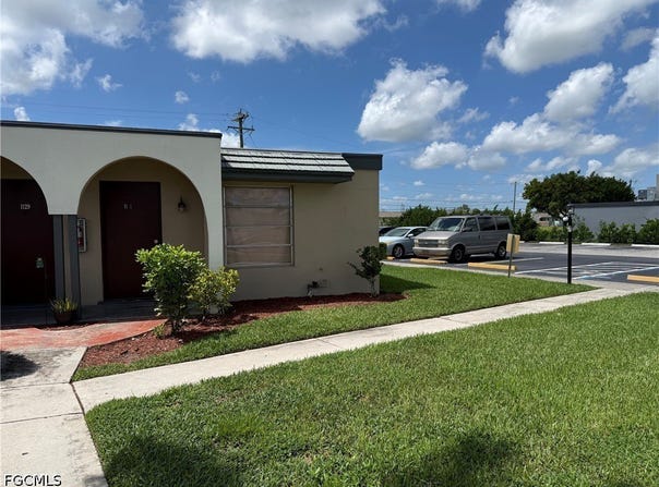 1131 S Loop Boulevard, Lehigh Acres, FL 33936