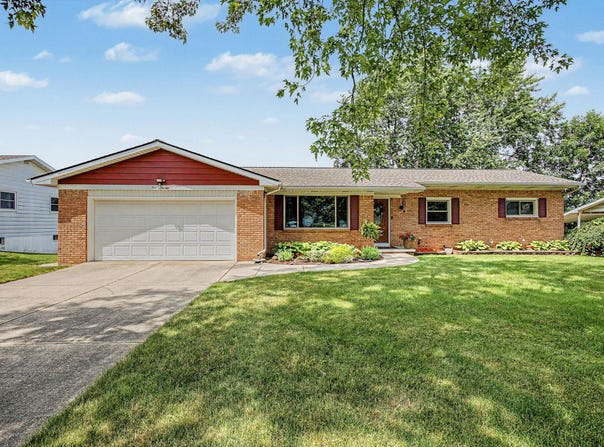 513 Stone Ridge Drive, Lansing, MI 48917