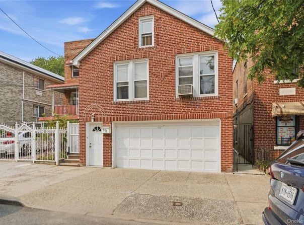 953 E 227th Street, Bronx, NY 10466