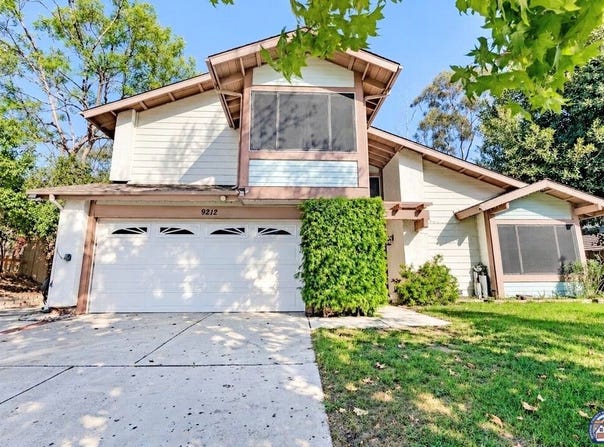 9212 Palomino Ridge Dr, Lakeside, CA 92040