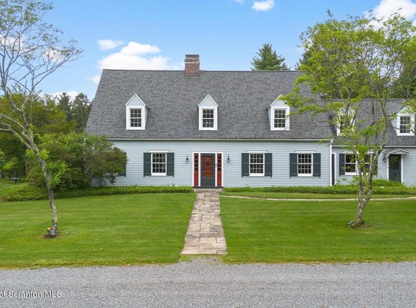 39 Golf Course Road, Dallas, PA 18612