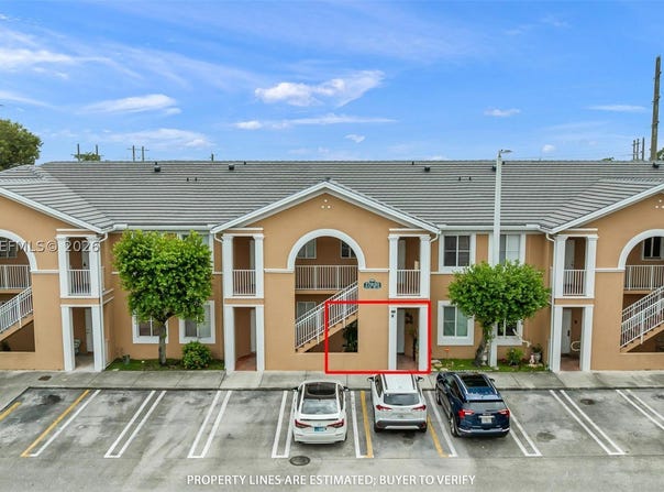 17820 NW 73rd Ave, Hialeah, FL 33015