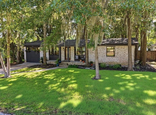1203 Valley Drive, Hanahan, SC 29410